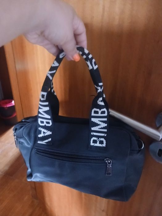 Mala preta bimbola