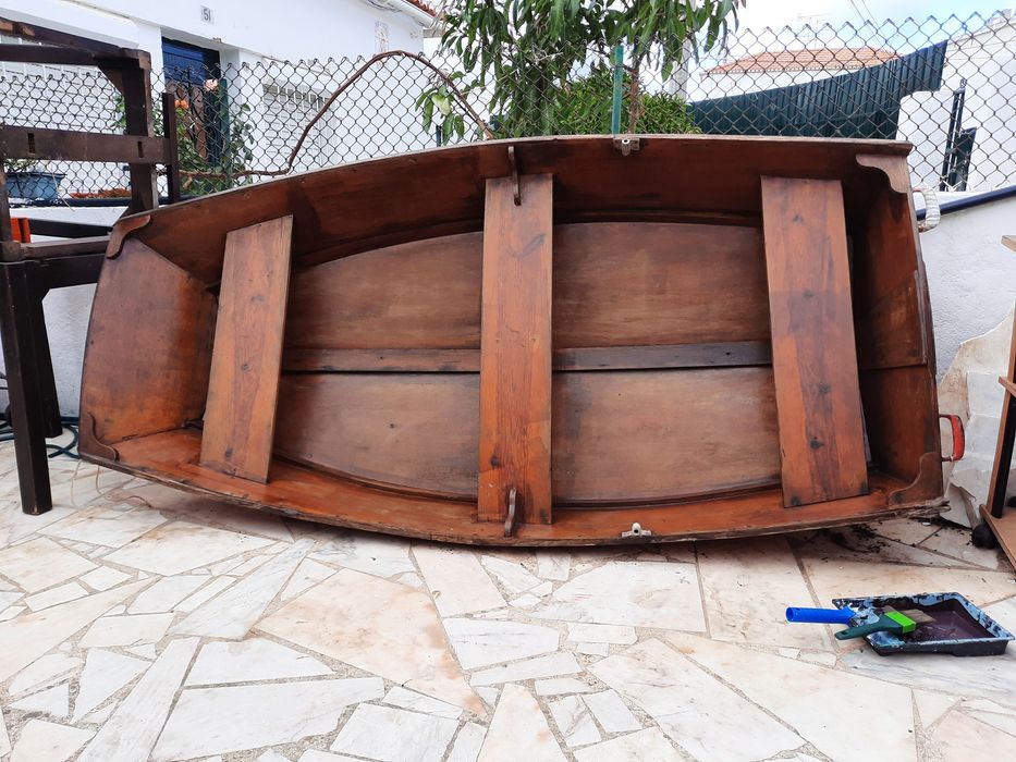 Vendo barco pequeno em bom estado