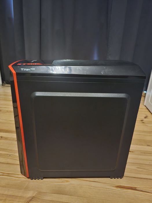Komputer genesis titan 700
