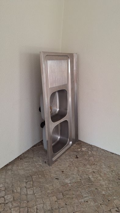 Lava-loiça de inox com 2 cubas