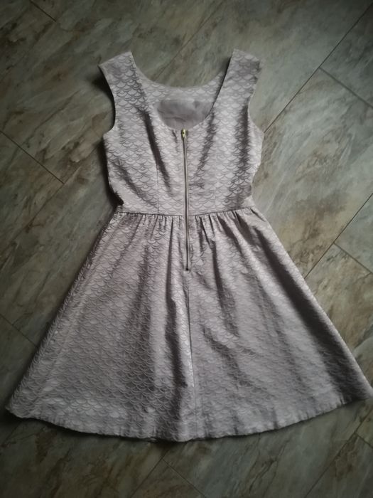 Sukienka wzorzysta szara z połyskiem H&M