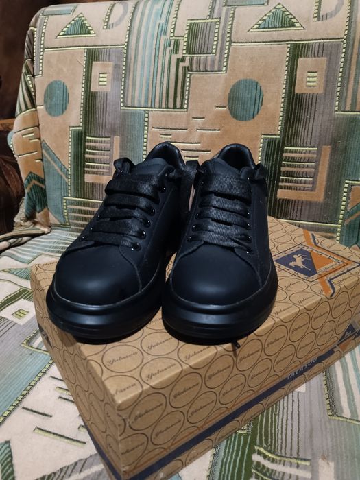 Кеди жіночі 37 розмір