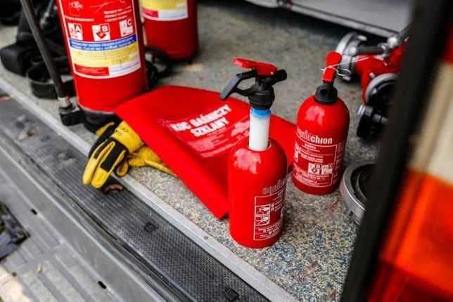 Przeglądy legalizacja konserwacja serwis gaśnic, drzwi, bram ppoż, SSP