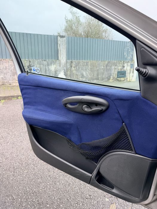 Fiat Punto Gasolina Económico - 1.2 16V ELX