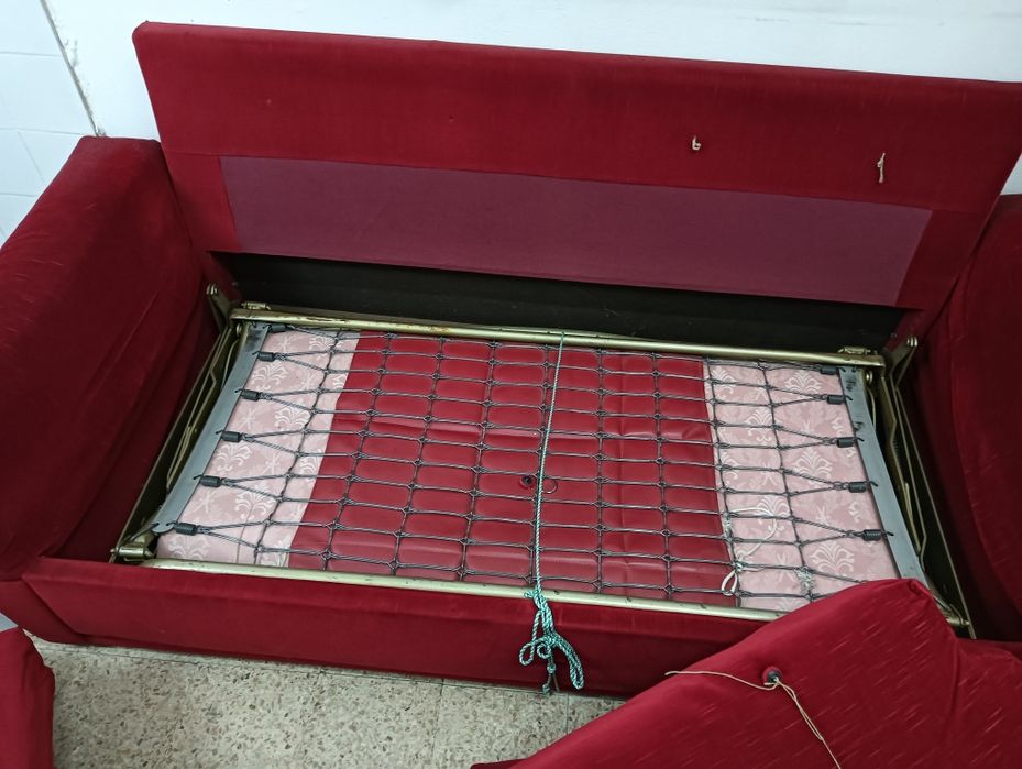 Sofá cama vermelho