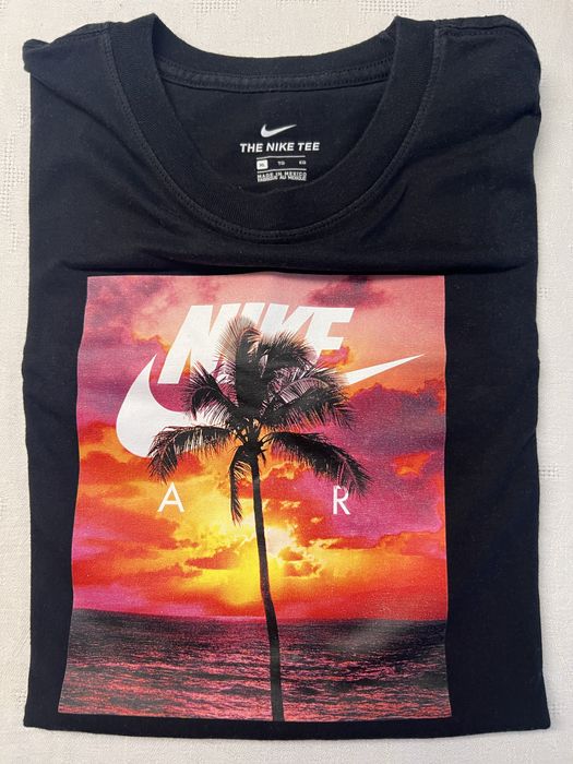 T-shirts NIKE pretas  (12-14 anos)