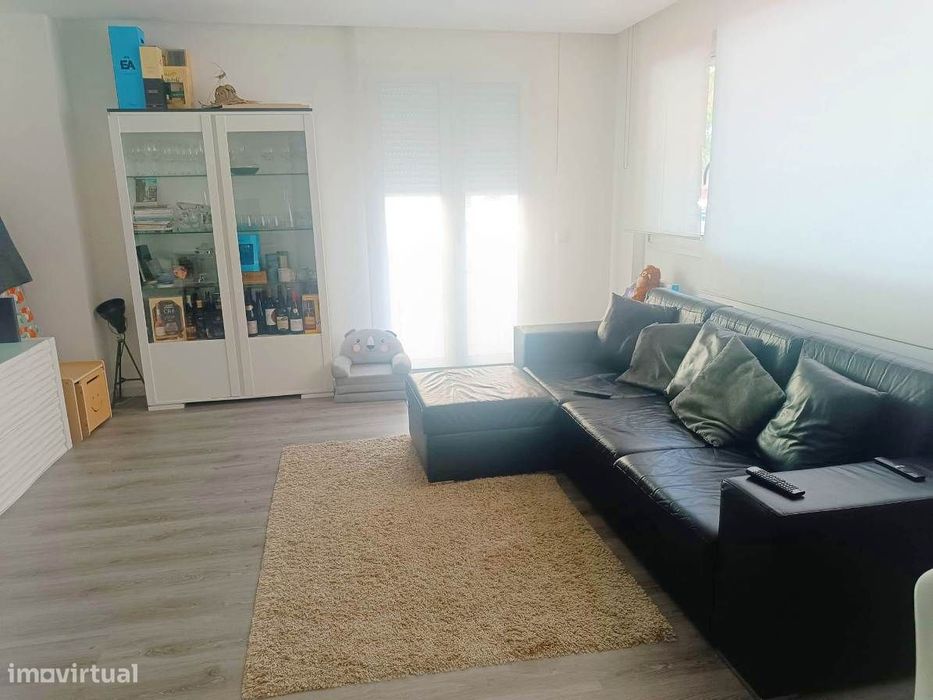 Apartamento T1 em Coimbra (Urb. Quinta da Portela)