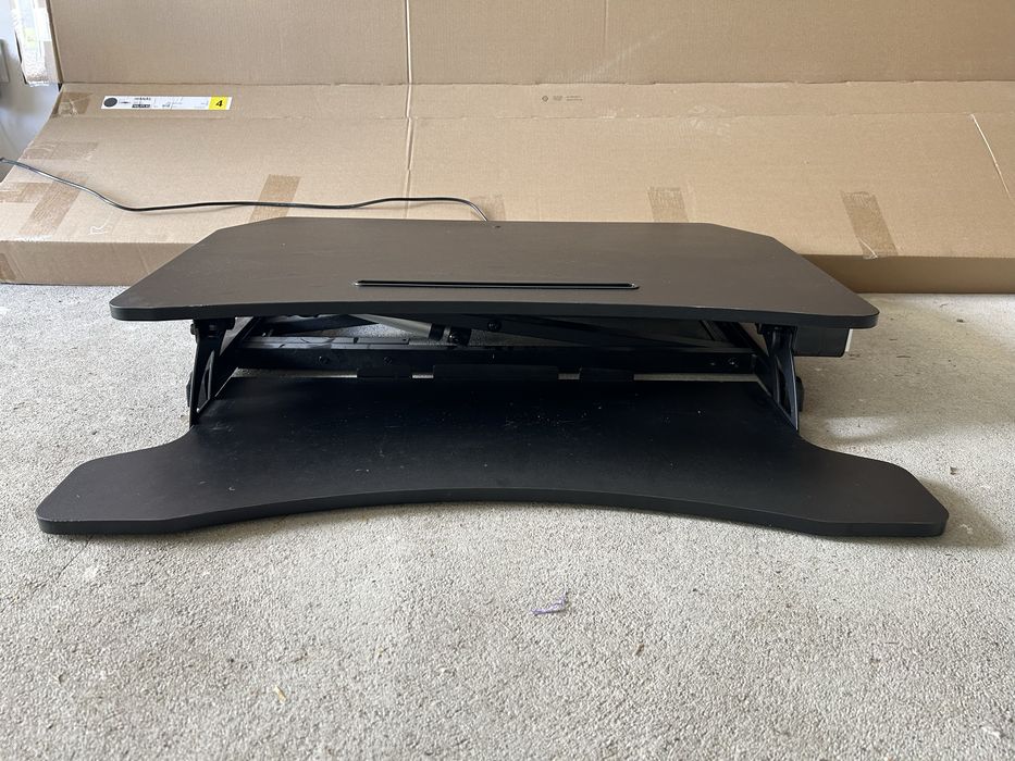 Elevatória para mesa ou secretária da marca Blitzwolf