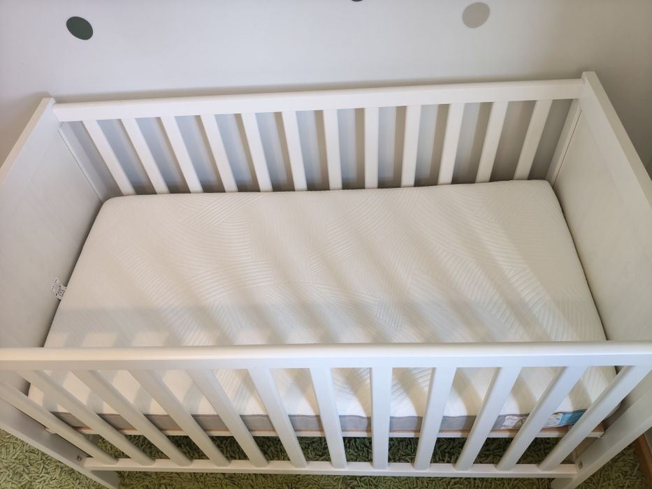 Conjunto Berço IKEA Sundvik + Colchão + Protetor + Lençóis + Capas Edredão