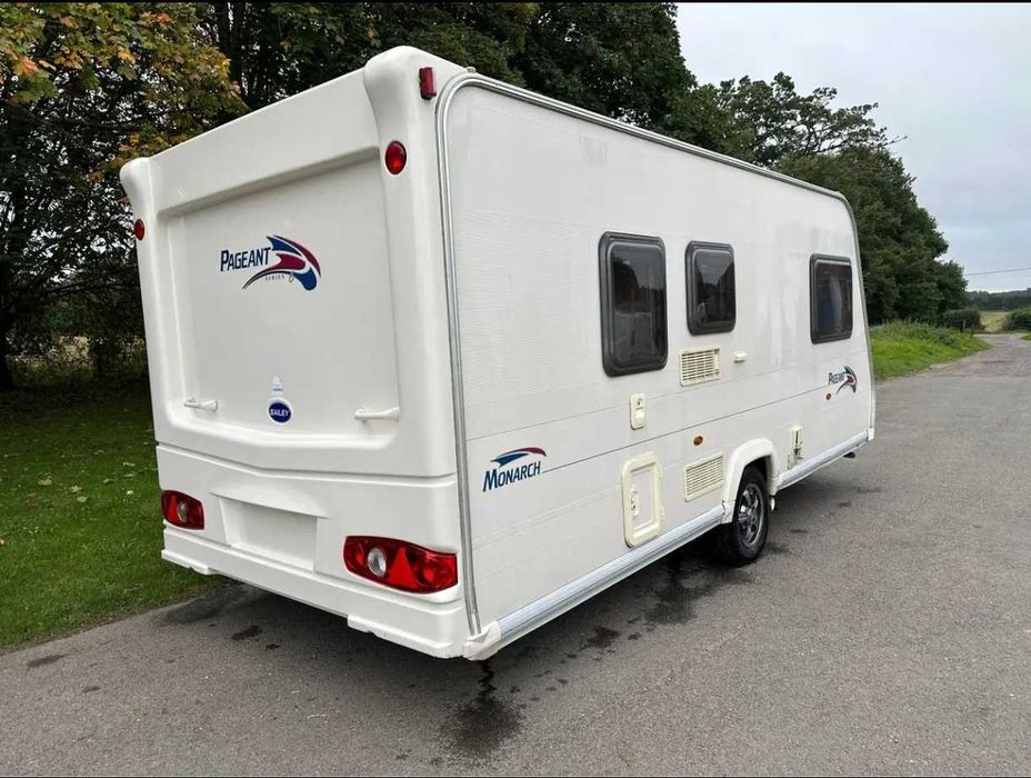 Bailey Pageant Series 6 Monarch + Toldo Insuflável – Equipada