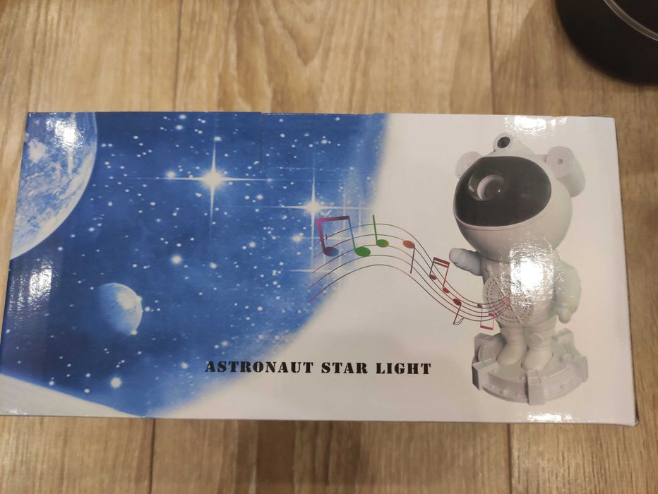 zabawka projektor gwiazd i zorzy polarnej