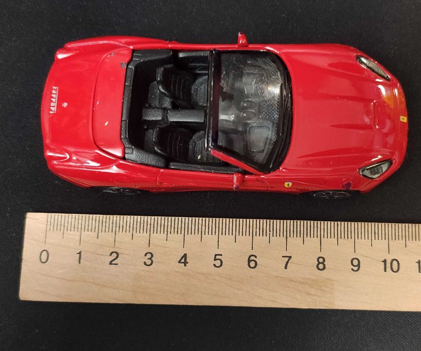 Модель авто Ferrari California Cabrio 1.43 Bburago