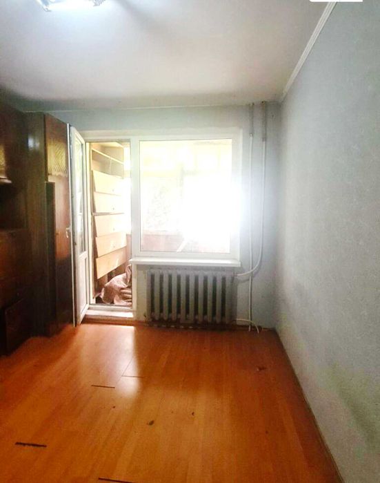 3-к. кв-ра 70 кв.м. в цегляному будинку, Сахарова. Газ. Держ. програми