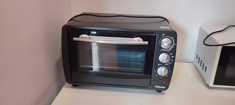 Forno Tristar preto 28 litros em bom estado