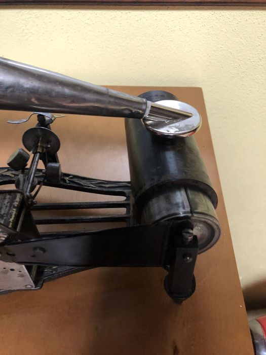 Gramofone. Som. Cilindro. Rolo cera.