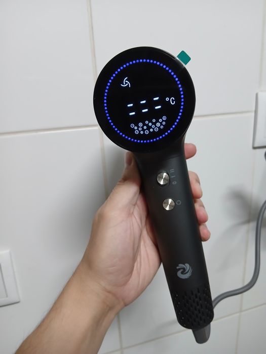 Secador cabelo de 1500w.