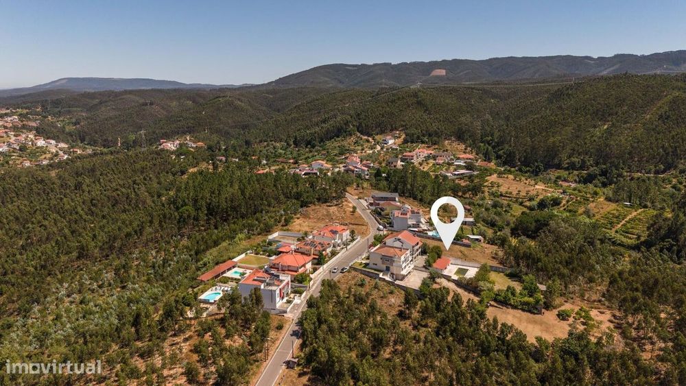 1140 m² Plot for Building a Residential House on Rua de Paredes (Eira)