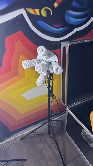 Luzes de estudio com tripeé