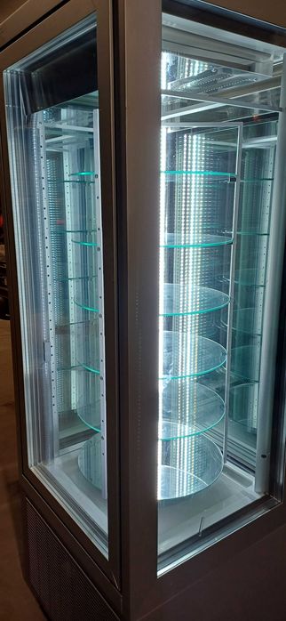 Witryna chłodnicza cukiernicza