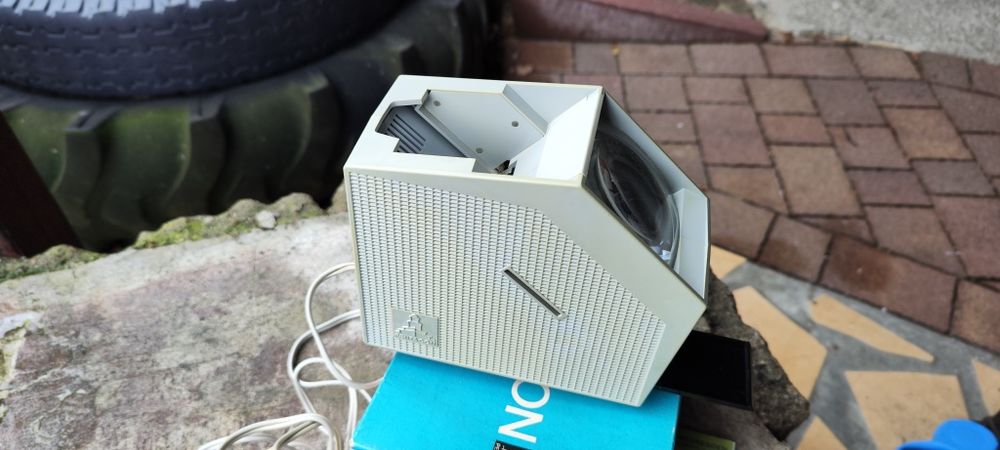 Przeglądarka slajdów Pentacon DB1.