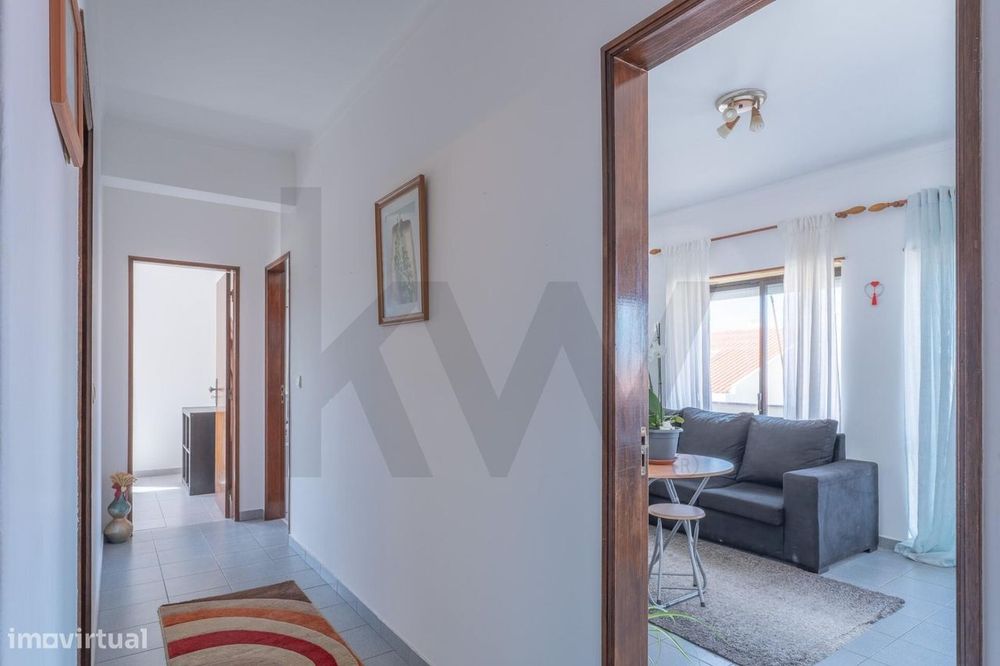 Apartamento T2+1 com Vista Mar, Terraço e Sótão — Santa Cruz