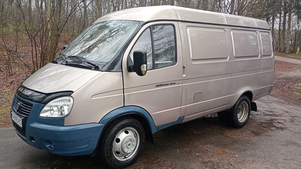 Водитель на своем бусе.  Грузоперевозки по городу и межгород.