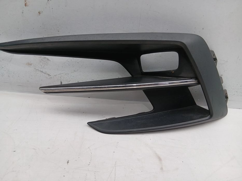 Grelha Farol Nevoeiro RENAULT Megane IV Grandtour (K9A/M_)