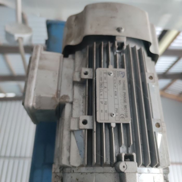 Podnośnik dwukolumnowy hydrauliczny.