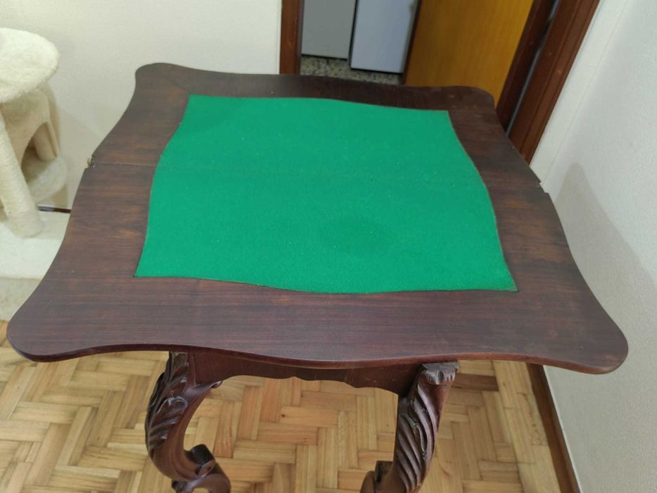 Mesa de jogo antiga