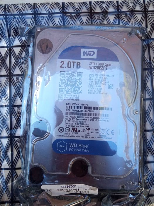 Жорсткий диск WD 2.0TB (WD20EZRZ) в заводскій упаковці без пробігу.