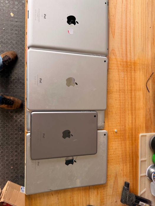 Lote Apple para Peças / Reparação – 54 iPhones + 26 iPads +iPods+Peças