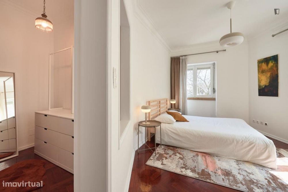 Quarto - localizado em Arroios Lisbon