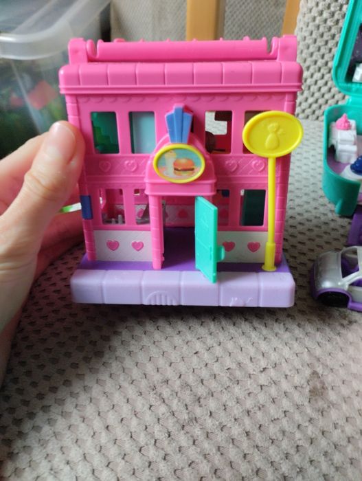 Zestaw Polly Pocket walizka domek samochód malutkie laleczki Mattel