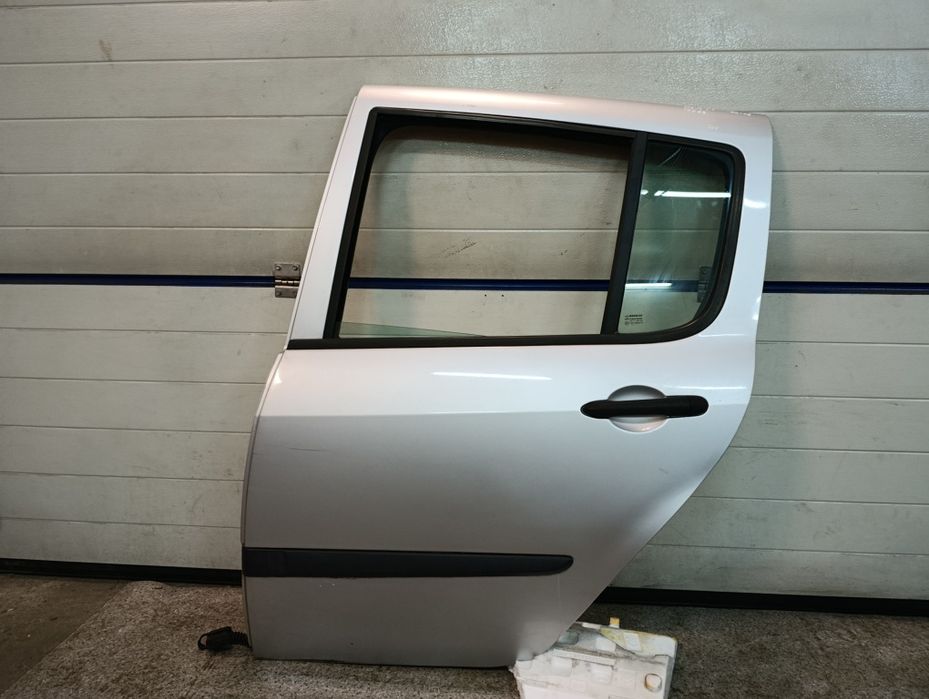 Renault Modus 04-08r drzwi lewe lewy tył tylne TED 69
