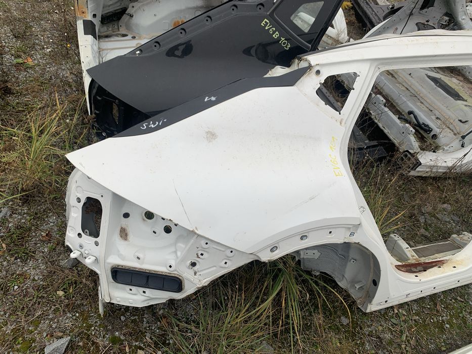 Бік бок часть кузов четверть стойка ланжерон Kia EV-6 В НАЯВНОСТІ