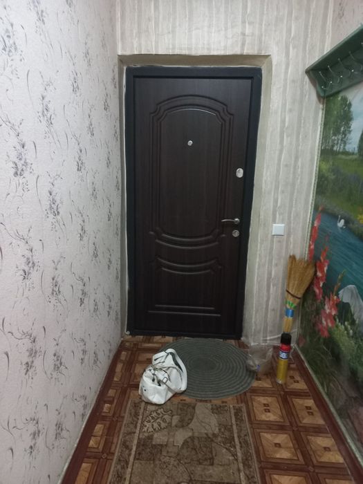 продам двокімнатні квартиру