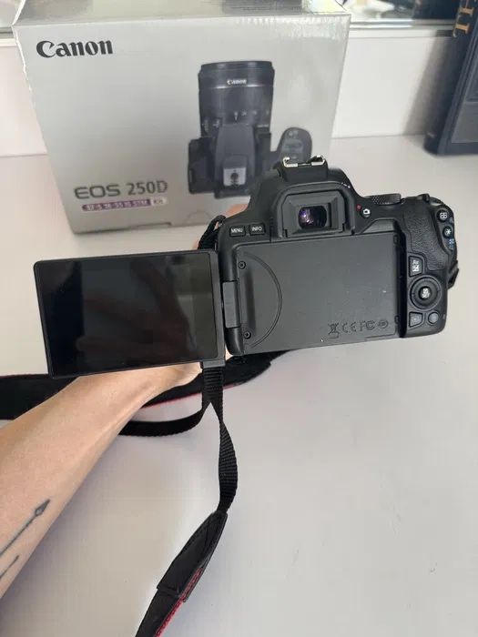 Canon eos 250d body СРОЧНО ПРОДАЮ