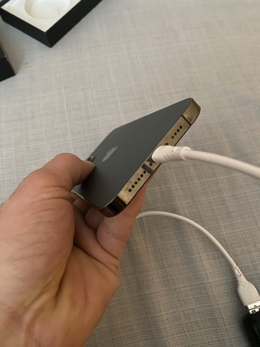 Айфон 12 pro max 128 в майже ідеальному стані