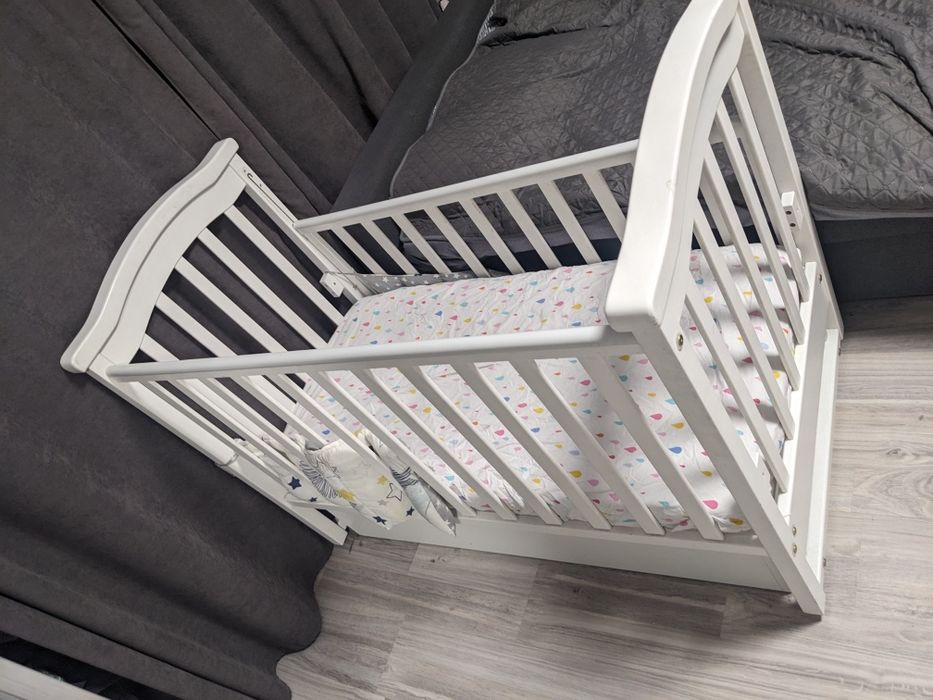 Дитяче ліжечко Baby Dream з матрацом



---

Дитяче ліжеч