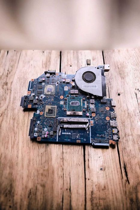 Мат. плата Q5WVH LA-7912P Rev:1.0 для Acer Aspire E1-531