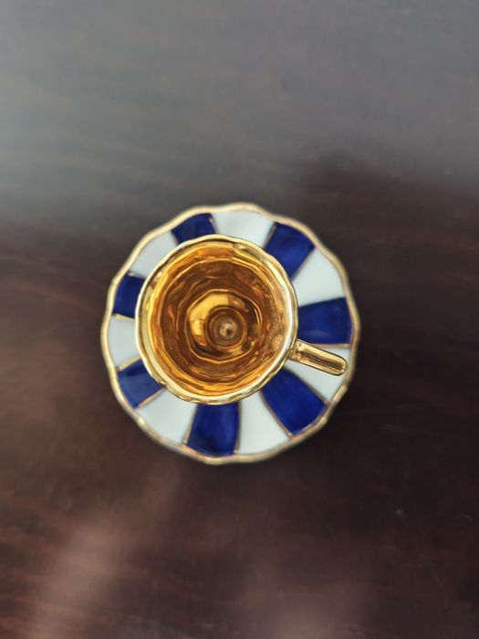 Chávena de porcelana pintada à mão - Coleção