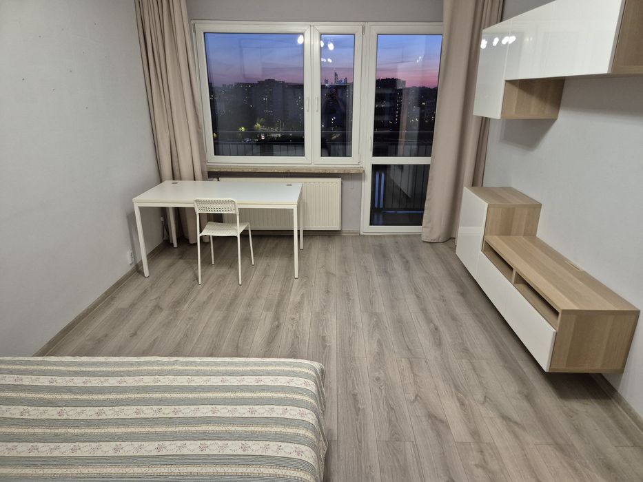 Duży pokój 18 m² + balkon + widok na Balaton | Gocław | 1800 zł