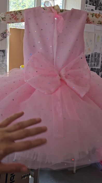 Шикарное платье на девочку розовое на рост 74-80