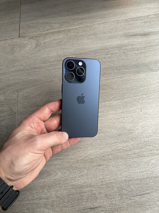 Apple iPhone 15 Pro 256gb blue titanium