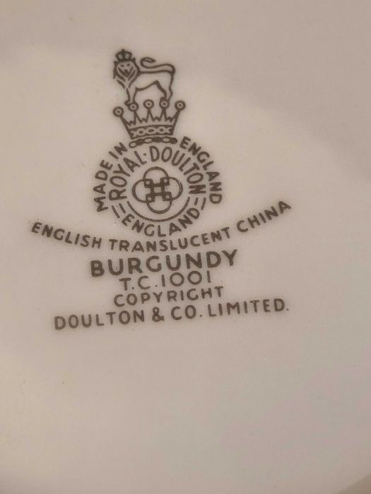 Zestaw kawowy angielski Royal Doulton ,,Burgundy"