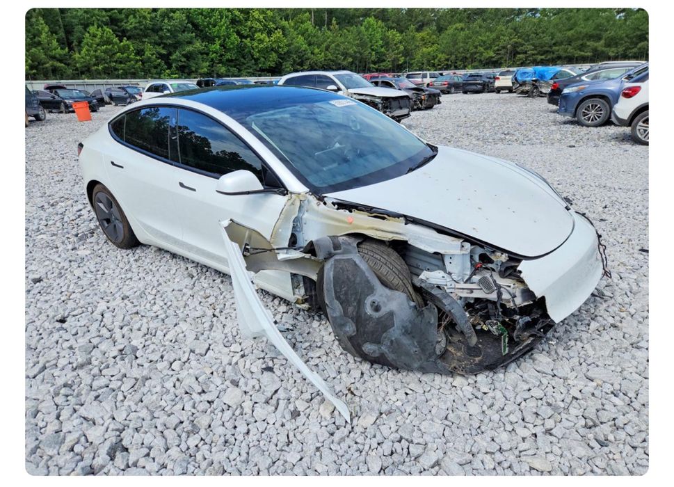 Tesla Model 3 / 2023