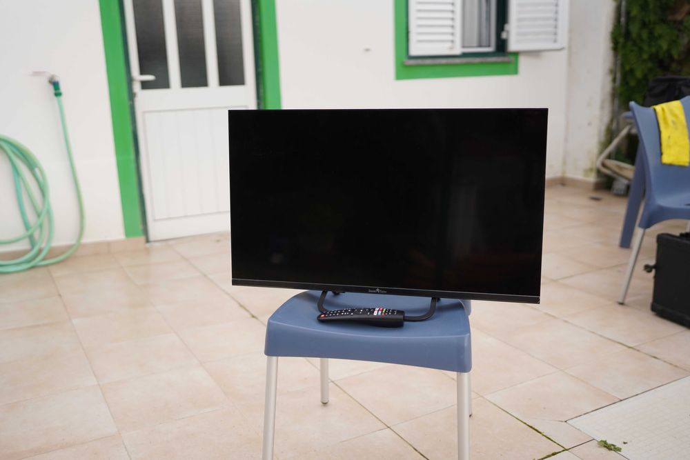 TV Smart Tech 32” Full HD – Smart TV + Comando
