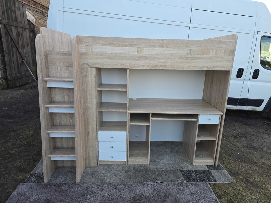 Łóżko piętrowe typu antresola z wbudowanym biurkiem i szafkami