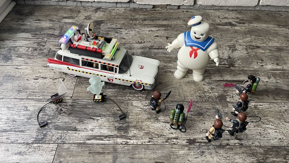 Playmobile Ghostbusters - Auto ECTO-01 + Marshmallow Man