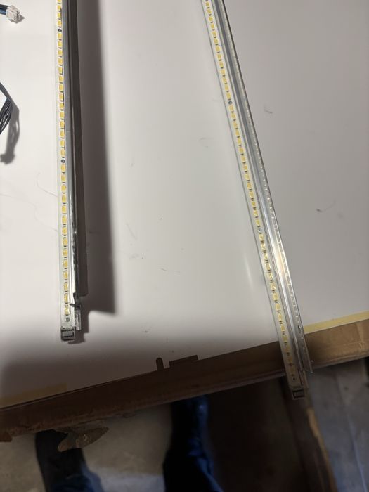 Samsung UE46C8000 podswietlenie